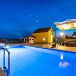 My Dalmatia - Agro Casa With Private Heated Pool Skradin