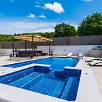 My Dalmatia - Agro Casa With Private Heated Pool Prázdninový dům Skradin