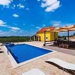 My Dalmatia - Agro Casa With Private Heated Pool