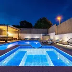 My Dalmatia - Agro Casa With Private Heated Pool Prázdninový dům Skradin