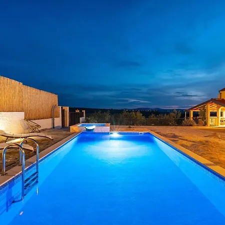 My Dalmatia - Agro Casa With Private Heated Pool Nyaraló