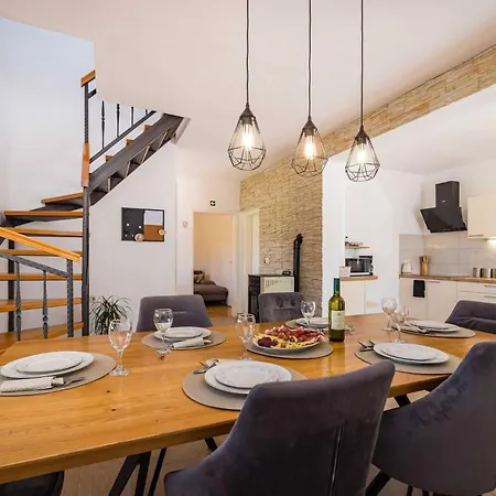 My Dalmatia - Agro Casa With Private Heated Pool Skradin