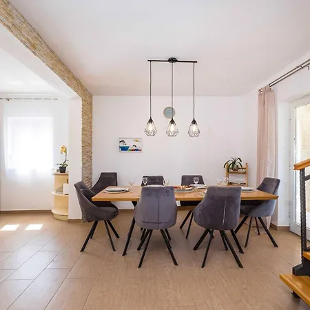 My Dalmatia - Agro Casa With Private Heated Pool Tatil Evi Skradin