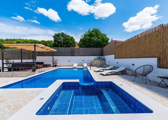 My Dalmatia - Agro Casa With Private Heated Pool * Skradin