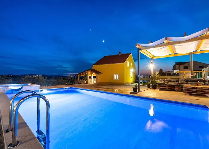 My Dalmatia - Agro Casa With Private Heated Pool Skradin