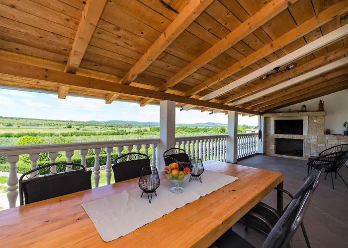 My Dalmatia - Agro Casa With Private Heated Pool Skradin